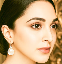 Load image into Gallery viewer, Bali Natural Pearl Dangling Silver Earrings