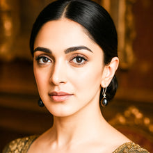 Load image into Gallery viewer, Black Drop Pearl Clip on Silver Earrings