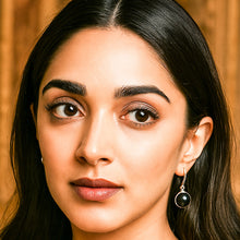 Load image into Gallery viewer, Black Tear Drop Natural Pearl Clip on Silver Earrings