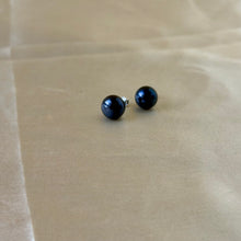Load image into Gallery viewer, Black Natural Pearl Stud Silver Earrings (11 MM)