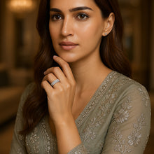 Load image into Gallery viewer, New York Eternal Spark Moissanite Silver Ring