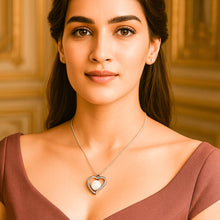 Load image into Gallery viewer, Natural Pearl au Heart Pendant Silver Necklace