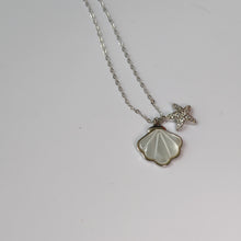 Load image into Gallery viewer, Starfish Pendant Silver Necklace