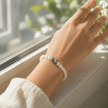 Load image into Gallery viewer, White Pearl Silver Toggle Clasp Bracelet