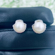 Load and play video in Gallery viewer, Oyster Shape Natural Large Pearl Silver Earrings
