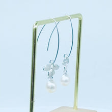 Load and play video in Gallery viewer, Daisy Dangling Drop Pearl Silver Earrings
