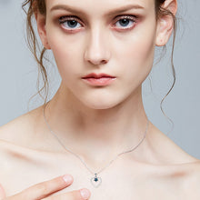 Load image into Gallery viewer, Star au Heart Swarovski Crystal Silver Necklace