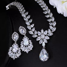 Load image into Gallery viewer, Cindrella Flowery White Zircon Silver Necklace Set