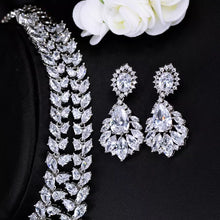 Load image into Gallery viewer, Cindrella Flowery White Zircon Silver Necklace Set

