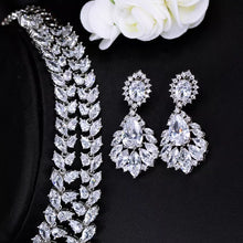 Load image into Gallery viewer, Cindrella Flowery White Zircon Silver Necklace Set