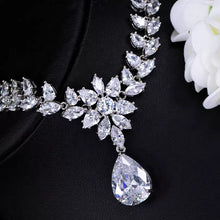Load image into Gallery viewer, Cindrella Flowery White Zircon Silver Necklace Set