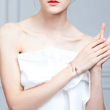 Load image into Gallery viewer, Elegant Green Bird Swarovski Crystal Silver Bracelet