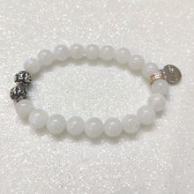 Load image into Gallery viewer, Natural Moonstone Silver Bead Bracelet (8 MM)
