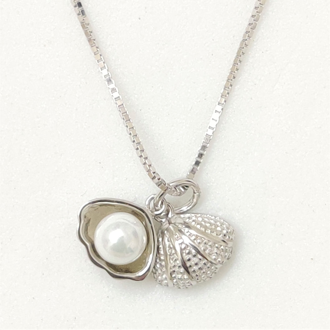 Oyster Natural Pearl Pendant Silver Necklace
