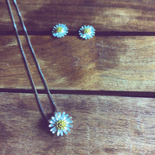 Load image into Gallery viewer, Vibrant Yellow Sunflower Silver Necklace Set