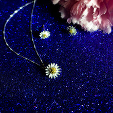 Load image into Gallery viewer, Vibrant Yellow Sunflower Silver Necklace Set