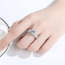 Load image into Gallery viewer, Luxurious Lisbon Solitaire Zircon Silver Ring