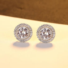 Load image into Gallery viewer, New York Solitaire Sparkling Stud Silver Earrings
