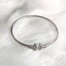 Load image into Gallery viewer, Classical Zircon Studded Open Silver Bracelet