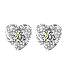 Load image into Gallery viewer, White Zircon Solitaire Royal Heart Necklace Set