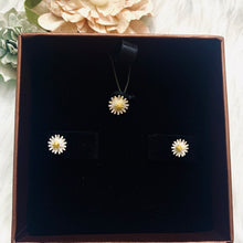 Load image into Gallery viewer, Vibrant Yellow Sunflower Silver Necklace Set