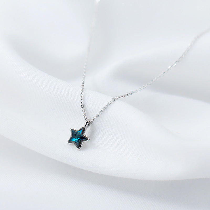 small pendant necklace silver
