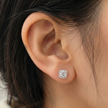 Load image into Gallery viewer, Berlin Solitaire MOISSANITE Princess Earrings
