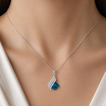 Load image into Gallery viewer, Blue Roman Crystal Silver Necklace
