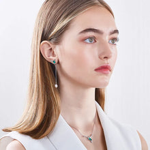 Load image into Gallery viewer, Green Bird Swarovski Crystal Silver Necklace Set
