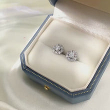 Load and play video in Gallery viewer, Venetian Solitaire MOISSANITE Queens Earrings
