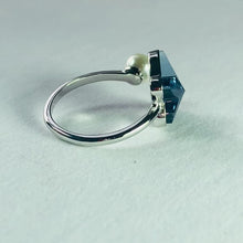 Load and play video in Gallery viewer, Butterfly Swarovski Crystal Pearl Silver Ring
