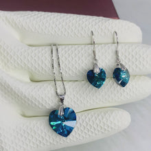 Load and play video in Gallery viewer, Ocean Blue Rhinestone Crystal Silver Necklace Set
