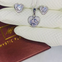 Load and play video in Gallery viewer, White Zircon Solitaire Royal Heart Necklace Set
