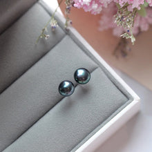 Load image into Gallery viewer, Black Natural Pearl Stud Silver Earrings (9 MM)
