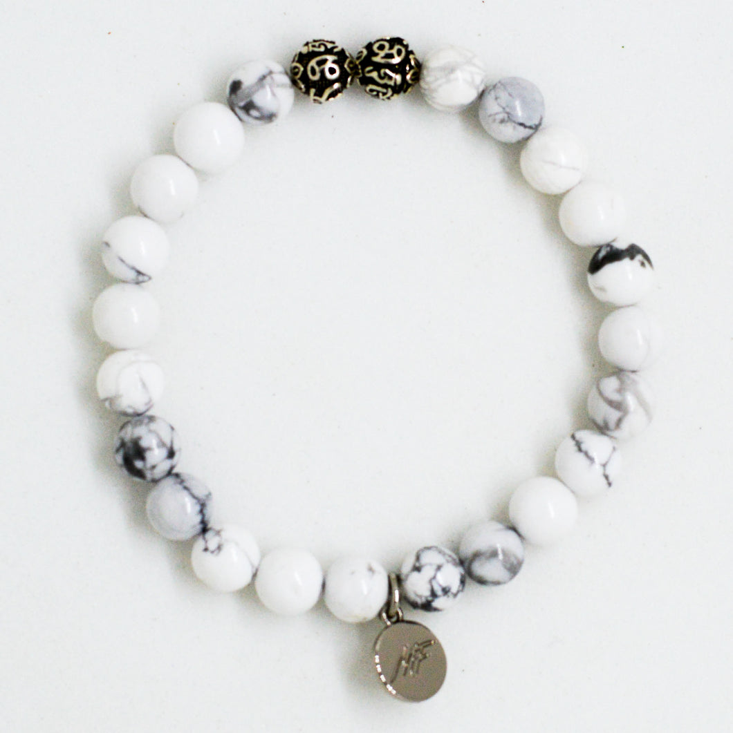 White Howlite Stone Silver Bead Bracelet (8 MM)