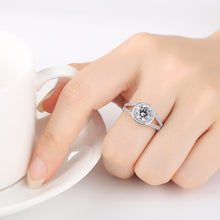 Load image into Gallery viewer, Sau Paulo Solitaire Band Zircon Silver Ring
