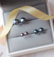 Load image into Gallery viewer, Black Natural Pearl Stud Silver Earrings (11 MM)
