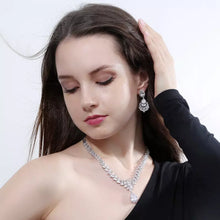 Load image into Gallery viewer, Cindrella Flowery White Zircon Silver Necklace Set
