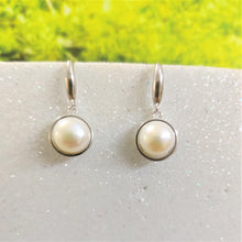 Load image into Gallery viewer, White Tear Drop Natural Pearl Clip on Silver Earrings
