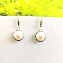 Load image into Gallery viewer, White Tear Drop Natural Pearl Clip on Silver Earrings
