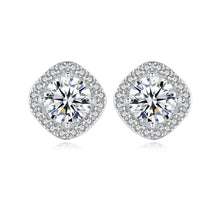 Load image into Gallery viewer, London Solitaire MOISSANITE Queens Earrings

