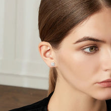 Load image into Gallery viewer, London Solitaire MOISSANITE Queens Earrings
