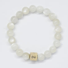 Load image into Gallery viewer, Moonstone_Infinity_Bracelet_01
