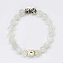 Load image into Gallery viewer, Moonstone_Infinity_Round_Bracelet_00
