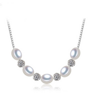 Natural pearl silver necklace with round pearls and zircon bead detailing