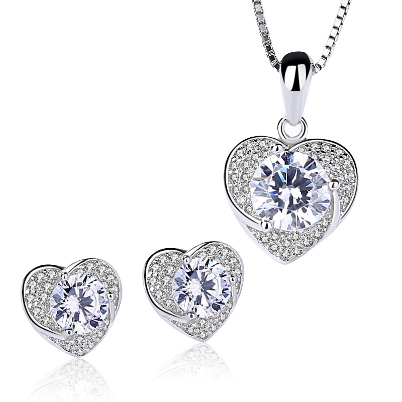 White Zircon Solitaire Royale Heart Necklace Set