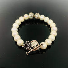Load image into Gallery viewer, Natural White Pearl Silver Toggle Clasp Bracelet
